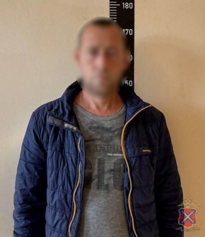 В Камышине оперативники задержали подозреваемого в неправомерном обороте средств электронных платежей