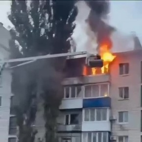 Кадры тушения пожара в Кировском районе Волгограда