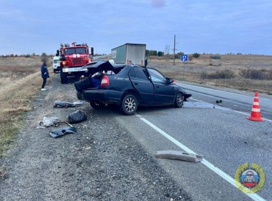 Водитель и пассажир Hyundai Accent погибли в ДТП с фурой на трассе под Волгоградом