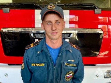Мастер пожарный СПСЧ Александр Рассказов желает всем легкой пятницы!